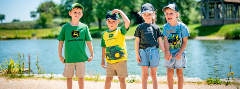 PRODUITS DERIVES GOODIES JOUETS TASSE TEE SHIRT VESTE JOHN DEERE STIHL